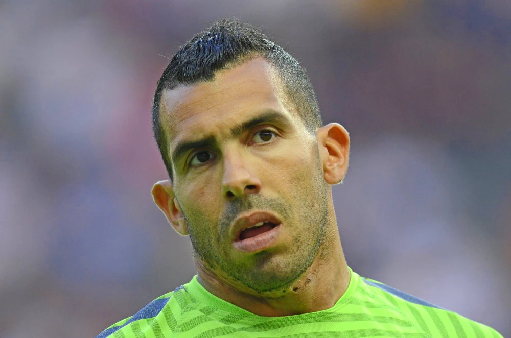 Carlos Tevez med förundrad blick